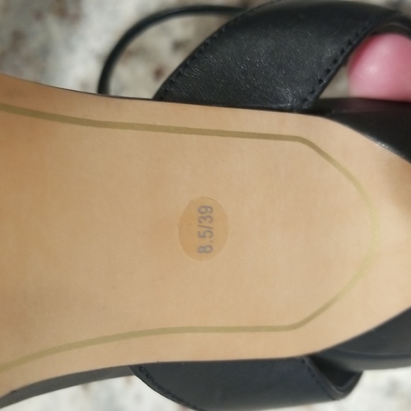 DKNY HEELS - Picture 9 of 11